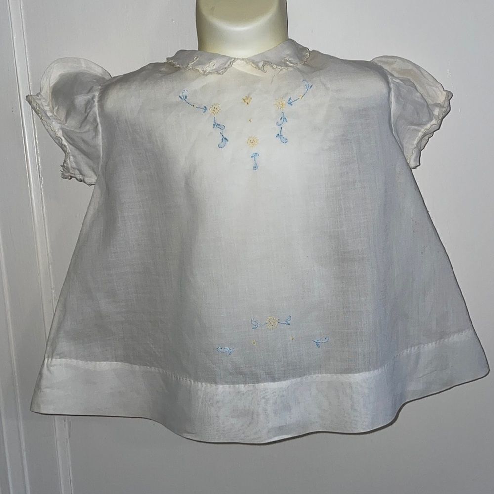 Vtg 60s white cotton lawn infant girls embroidered dress